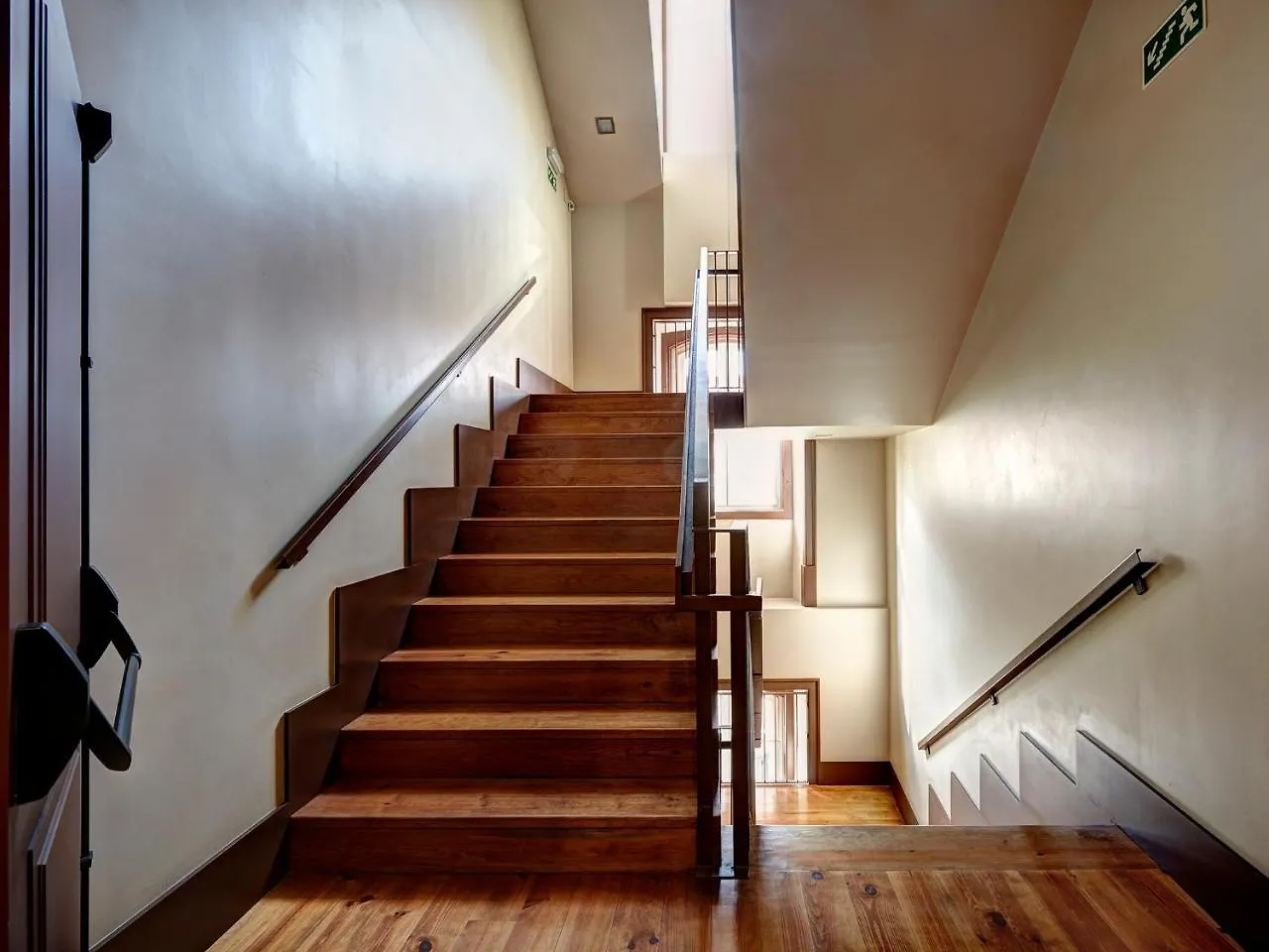 Lisbon Canaan Boutique Apartments Gaivotas by Get Your Stay 0*,